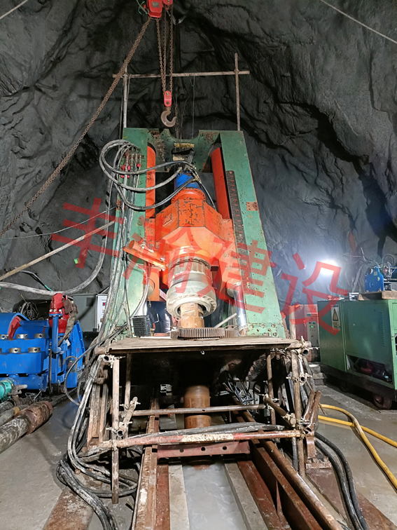 尼泊尔三金考拉水电站第二条60°斜井深度250米